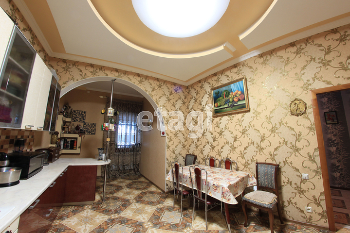 Продажа дома, 361м <sup>2</sup>, 3 сот., Саратов, Саратовская область,  Октябрьский