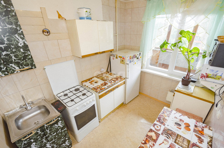 Продажа 4-комнатной квартиры, Екатеринбург, Крауля,  86
