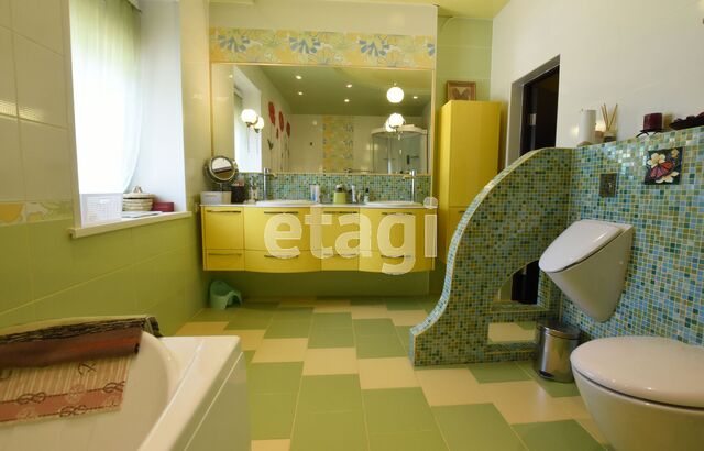 Продажа дома, 300м <sup>2</sup>, 10 сот., Саратов, Саратовская область,  Энгельс