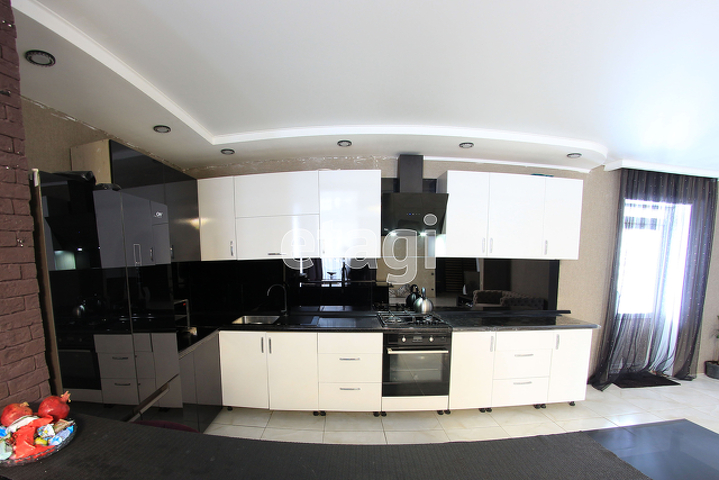 Продажа дома, 240м <sup>2</sup>, 5 сот., Саратов, Саратовская область,  Энгельс