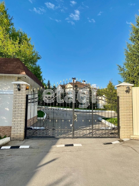 Продажа дома, 400м <sup>2</sup>, 17 сот., Саратов, Саратовская область,  