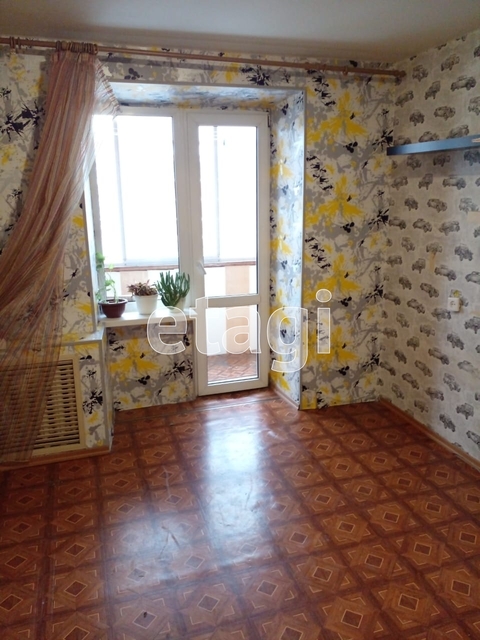 Продажа 4-комнатной квартиры, Екатеринбург, Бажова,  49