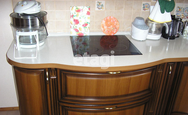 Продажа дома, 302м <sup>2</sup>, 5 сот., Саратов, Саратовская область,  