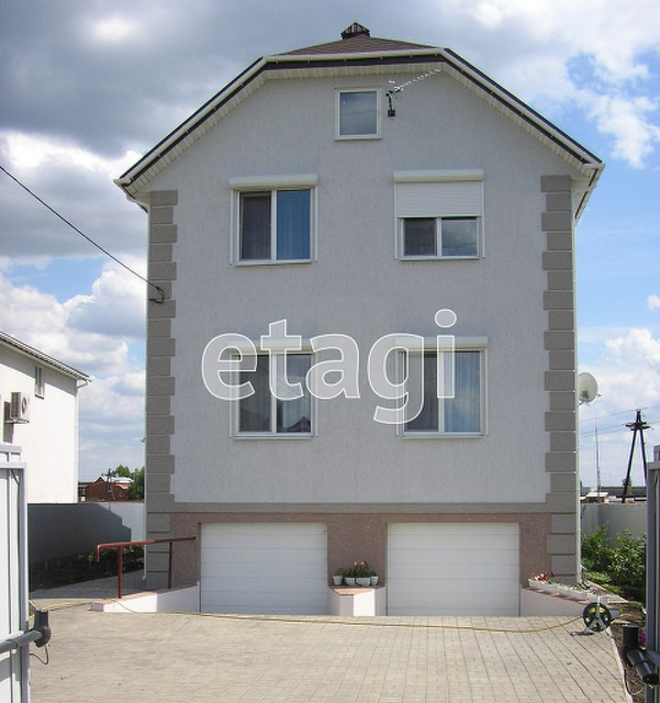 Продажа дома, 302м <sup>2</sup>, 5 сот., Саратов, Саратовская область,  