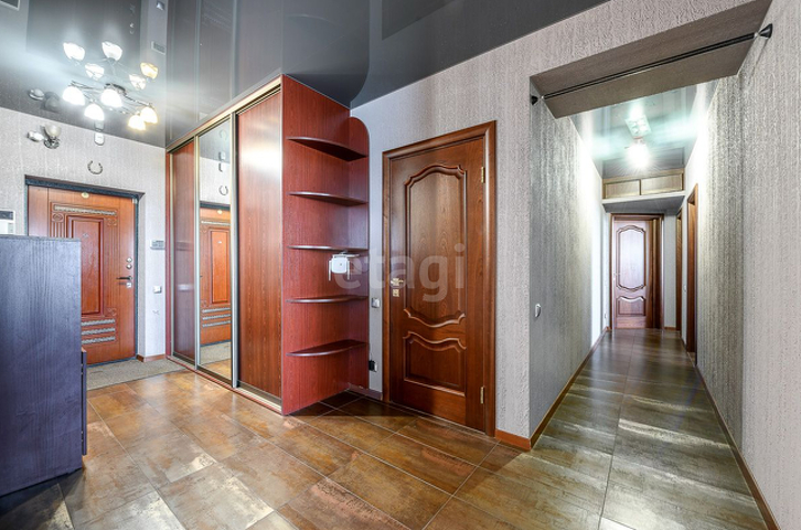 Продажа 3-комнатной квартиры, Екатеринбург, Токарей,  68