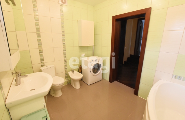 Продажа дома, 300м <sup>2</sup>, 5 сот., Саратов, Саратовская область,  