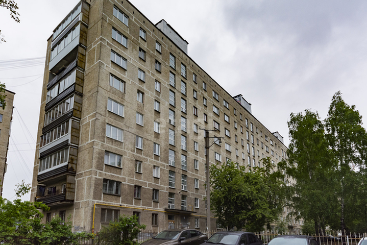 Продажа 3-комнатной квартиры, Екатеринбург, Бакинских комиссаров,  58