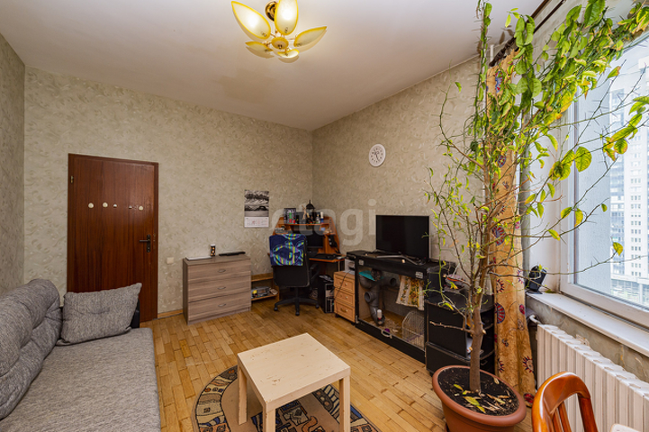 Продажа 4-комнатной квартиры, Екатеринбург, Гурзуфская,  16