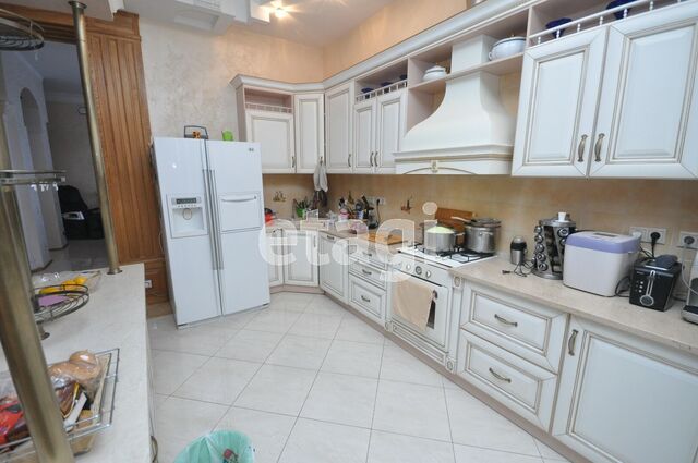 Продажа дома, 413м <sup>2</sup>, 8 сот., Саратов, Саратовская область,  