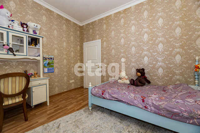 Продажа 3-комнатной квартиры, Екатеринбург, Белинского,  180