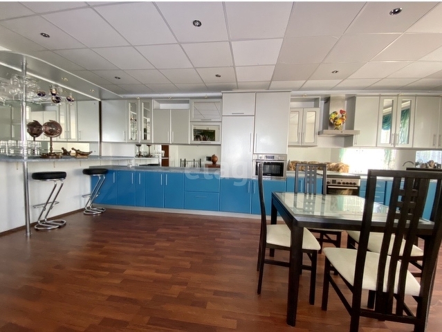 Продажа дома, 225м <sup>2</sup>, 9 сот., Саратов, Саратовская область,  