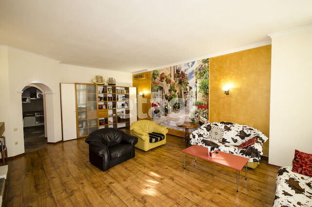 Продажа дома, 370м <sup>2</sup>, 14 сот., Саратов, Саратовская область,  Саратов