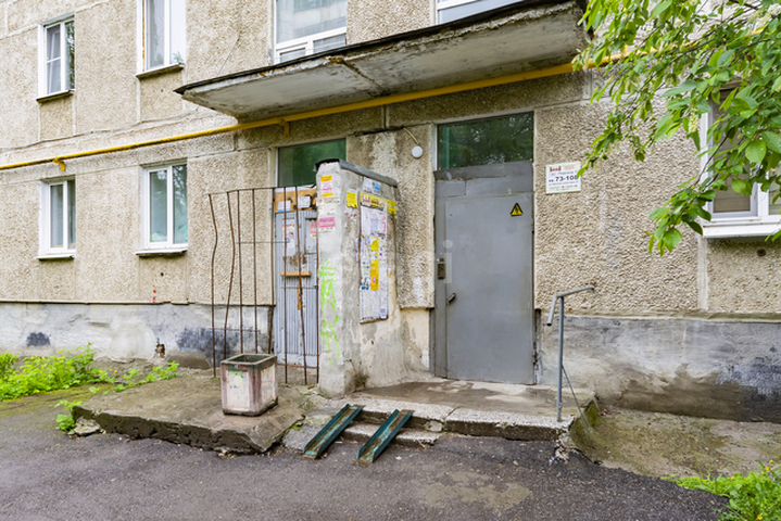 Продажа 3-комнатной квартиры, Екатеринбург, Бакинских комиссаров,  58