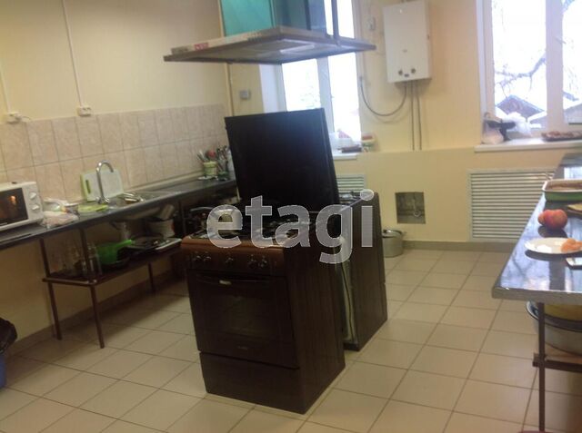 Продажа коммерческой недвижимости, 200м <sup>2</sup>, Саратов, Саратовская область,  Саратов