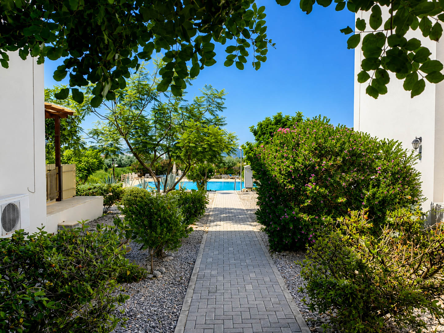 Фото Crystal Bay View Apartment, 18