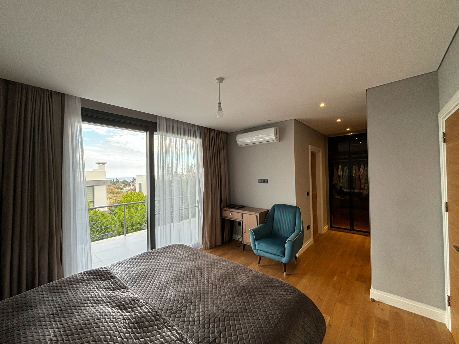 Фото Alsancak, 32