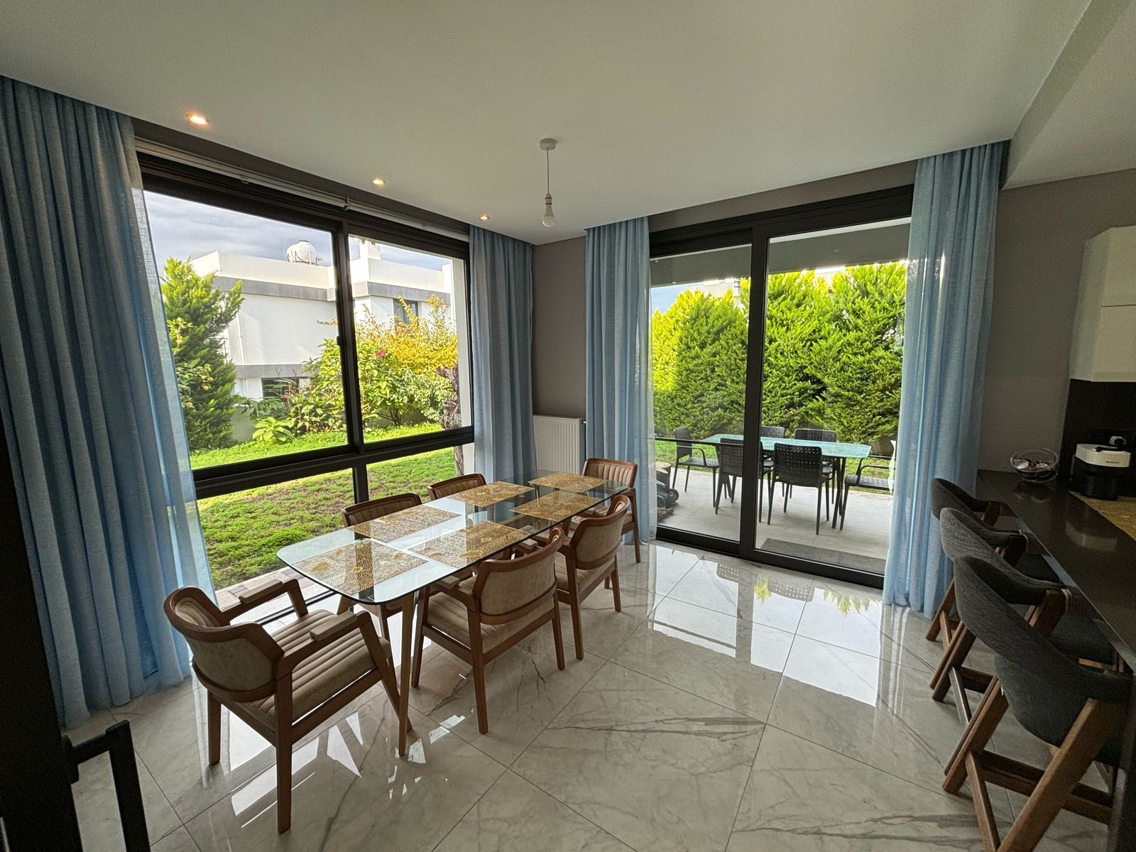 Фото Alsancak, 11