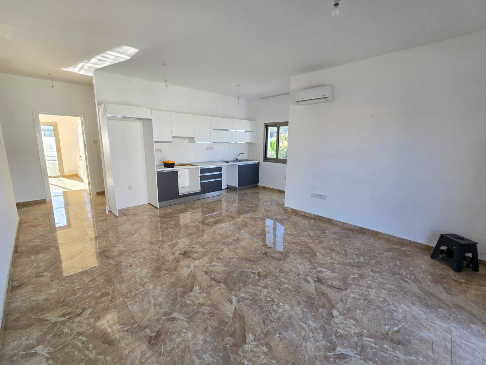 Фото Alsancak, 3